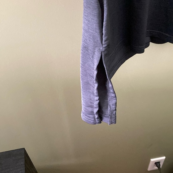 Red Coral Elegant Blue Tunic Top with Flowing Silhouette - Picture 9 of 14